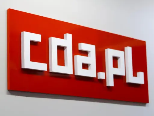 CDA czy Netflix: która platforma lepsza? Porównanie ofert, cen i opinii