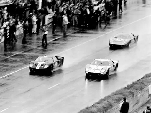 Legendarna rywalizacja Ford vs Ferrari: wyścig Le Mans 66